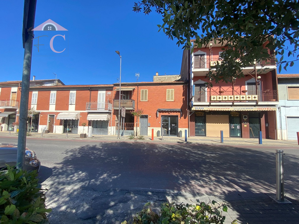 narni scalo-via tuderte-appartamento-primo piano-balcone-abitabile da subito 10.png